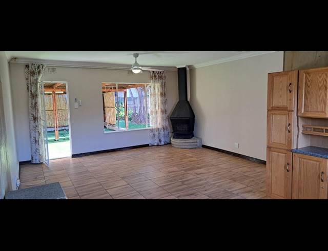 4 BEDROOM PROPERTY TO RENT IN VAN RIEBEECK PARK